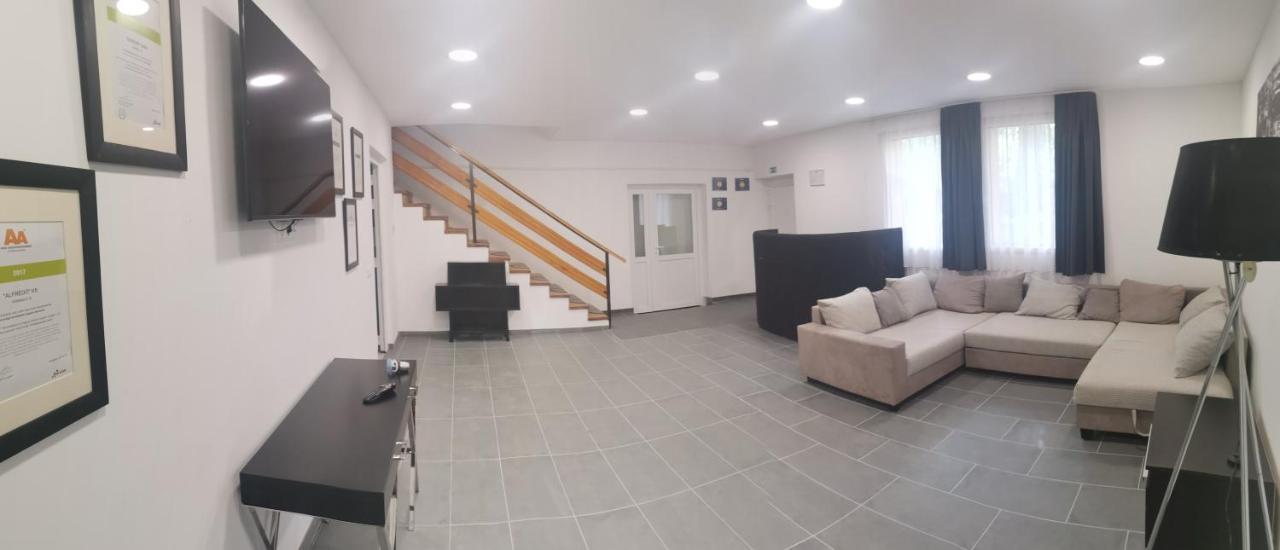 Podlovics Tanya Panzió Apartman Kemecse Kültér fotó